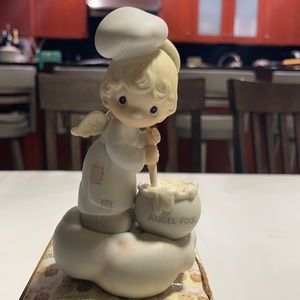 1982 “taste and see that the Lord is good” precious moments